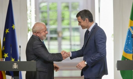 sanchez sellara una alianza de izquierdas y contra la guerra con lula petro y sheinbaum este fin de semana en barcelona