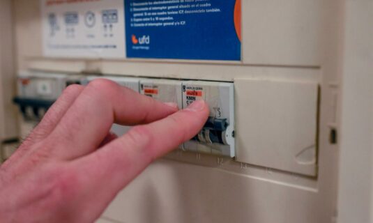 la inflacion se mantiene en 32 en abril pese al alza de los carburantes y la inflacion subyacente cae al 28