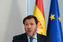 oscar puente dice sentir asco por feijoo es lo peor que ha pasado a la politica espanola en casi 50 anos