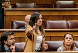 el congreso rechaza el referendum para salir de la otan que pide podemos y divide al gobierno