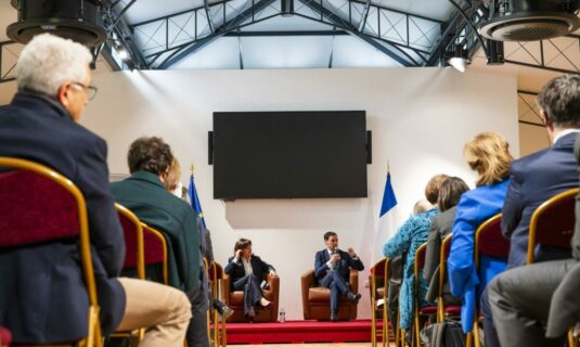 pradales defiende en el senado frances que el autogobierno responde a una identidad nacional y rechaza cafe para todos