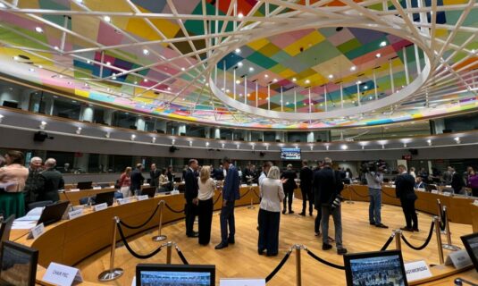 los veintisiete tantean este martes la posible suspension del acuerdo de asociacion con israel como pide espana