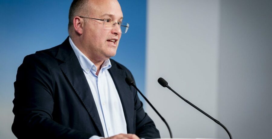 tellado apela a forzar la gran despedida de sanchez y carga contra su inoperancia por no presentar presupuestos