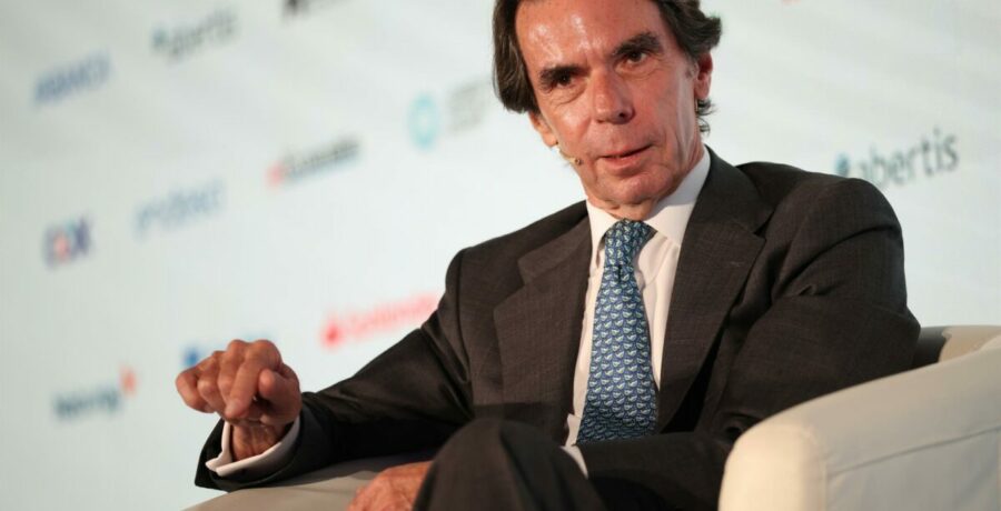 aznar dice que solo con unas elecciones se puede salir del ambiente insoportable de corrupcion que se vive en espana