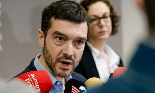 los ministros bustinduy y urtasun denuncian tortura y trato vejatorio a activistas tras el video del ministro hebreo ben gvir