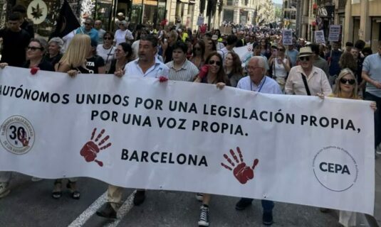 los autonomos se manifiestan en barcelona por la asfixia fiscal y desproteccion juridica