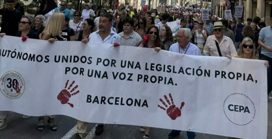 los autonomos se manifiestan en barcelona por la asfixia fiscal y desproteccion juridica