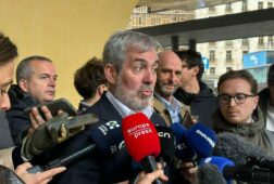 monica garcia y torres mantienen una reunion hoy con clavijo tras sus criticas por falta de informacion