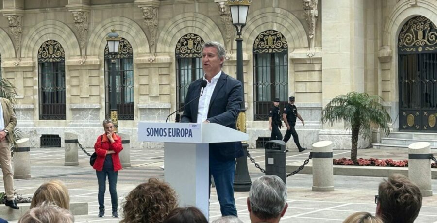 feijoo se compromete a desclasificar todos los documentos sobre la regularizacion de migrantes si es presidente