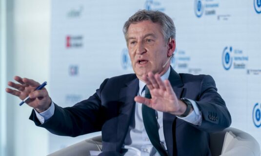 feijoo se compromete a endurecer la politica migratoria quien venga a delinquir sera expulsado