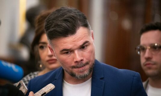 rufian considera una anomalia terrible el registro de ferraz no sabemos que es cierto o que es campana