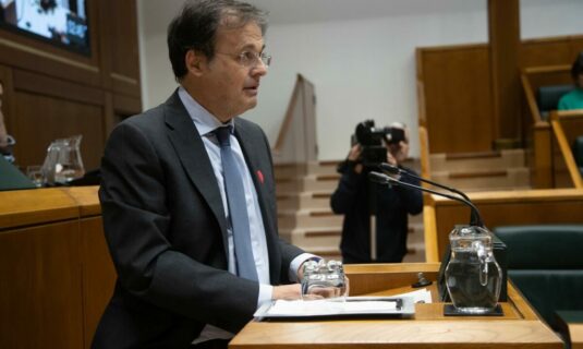 el gobierno vasco solicita explorar la transferencia de las competencias del estatuto marco de los medicos al ministerio