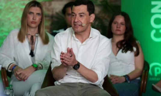 moreno descarta un acuerdo como extremadura o aragon si roza la mayoria absoluta psoe y vox deberian abstenerse