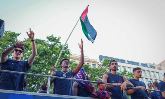 sumar elogia a lamine yamal por ondear la bandera palestina y saluda que personas relevantes se posicionen politicamente