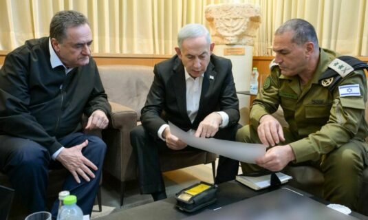 netanyahu confirma que su ejercito avanza hacia el centro de libano
