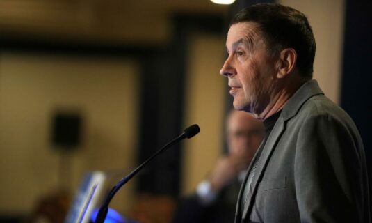 otegi cree que hay una operacion para destruir a este psoe y avisa que las elecciones llevarian a un gobierno pp vox