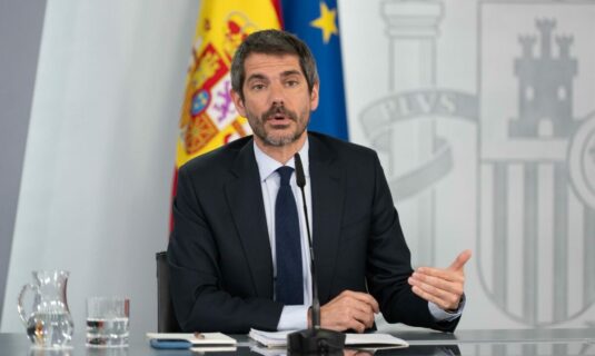 urtasun dice que sumar protegera al gobierno progresista pese a la imputacion de zapatero a quien pide explicaciones