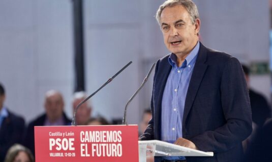 el psoe apoya a zapatero defiende la presuncion de inocencia y senala a la derecha el que pueda hacer que haga