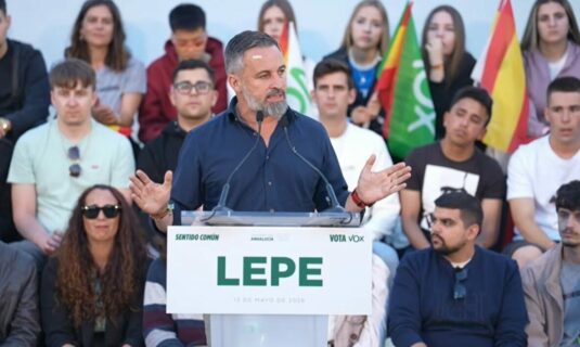 abascal dice a moreno que deberia saber cual es su vocacion si presentarse a las elecciones o a eurovision