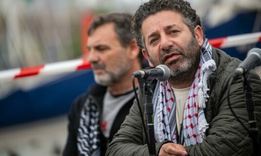 los abogados de los activistas retenidos por israel denuncian malos tratos y abusos psicologicos
