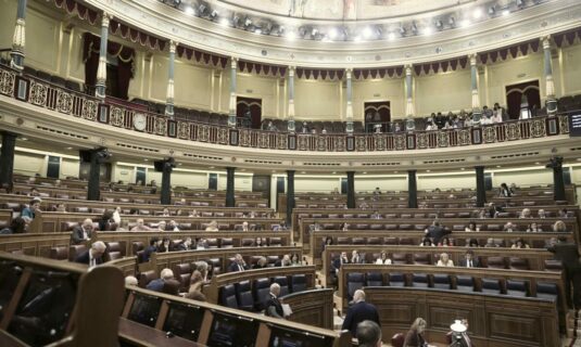 el congreso debate una iniciativa del psoe para declarar irrevocable la pertenencia de espana en la ue