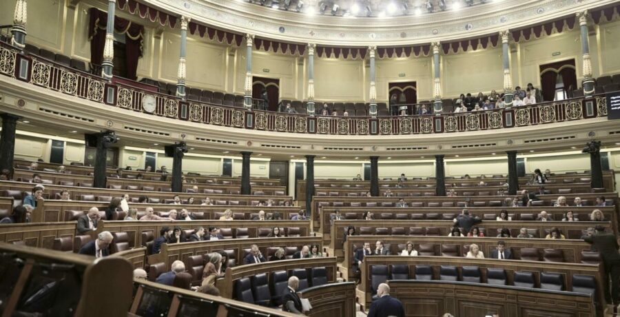 el congreso debate una iniciativa del psoe para declarar irrevocable la pertenencia de espana en la ue