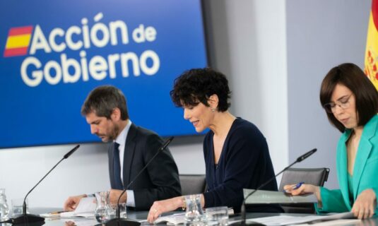 el gobierno no contempla un adelanto electoral pese a las peticiones de algunas voces autonomicas del psoe