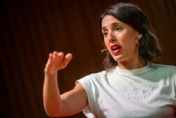 irene montero llama a una huelga general por la vivienda contra el coste de la vida y para trabajar menos tiempo