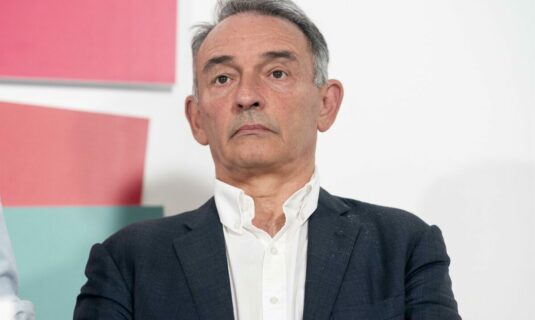 izquierda unida cree que la formula de rufian no tiene proyecto de pais y alerta contra los egos desmesurados