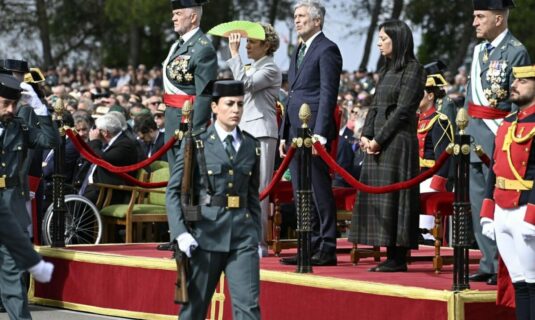 marlaska interrumpido por abucheos en baeza al hablar de los guardias civiles fallecidos estoy dolido y rabioso
