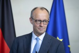 el canciller aleman friedrich merz rechaza la emision de deuda conjunta de la ue