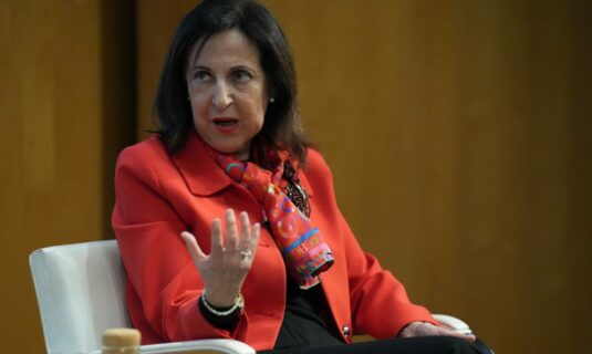 robles pide huir de complejos al hablar de defensa y apuesta por un ejercito europeo