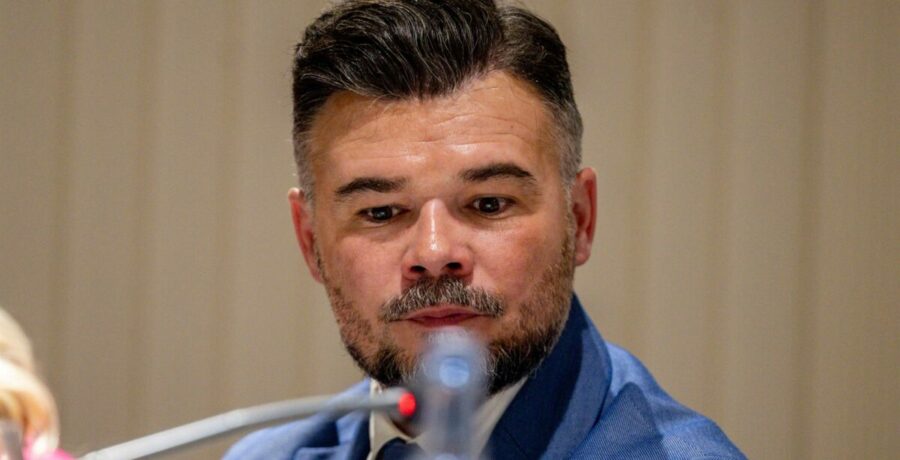 la maniobra de rufian sacude a la izquierda sumar lo saluda comuns le pide una reunion e iu muestra reservas