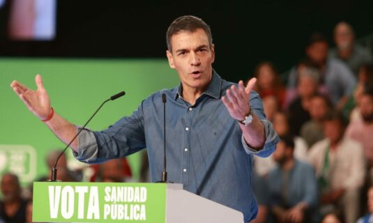 sanchez subraya que no ve a los vendepatrias de pp y vox criticar el viaje de trump a china si voy yo es malo