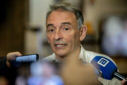 sumar tacha de catastrofico el caso zapatero no se puede permitir cobrar por gestiones politicas