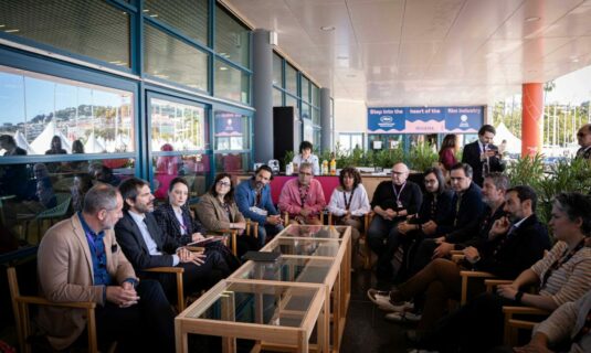 urtasun anuncia en cannes la renovacion del cine senior con 115 millones y destaca el momento historico espanol