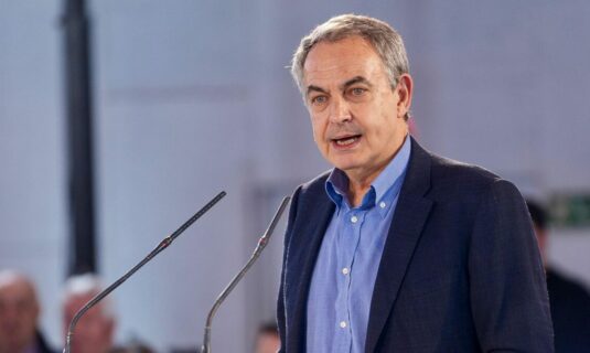 zapatero pide el aplazamiento de su declaracion ante la audiencia nacional por el caso plus ultra