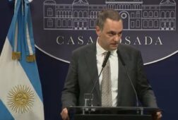 argentina jefe de gabinete de milei investigado por irregularidades patrimoniales