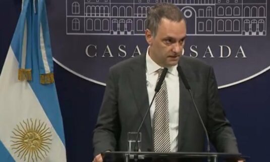 argentina jefe de gabinete de milei investigado por irregularidades patrimoniales