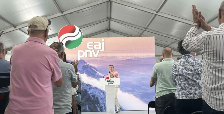 esteban pide a otegi menos antifascismo de mitin y reprocha que no haga ninguna critica al gobierno de sanchez