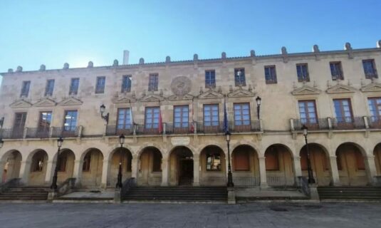 la guardia civil registra el ayuntamiento de soria por una investigacion judicial sobre el area de comercio