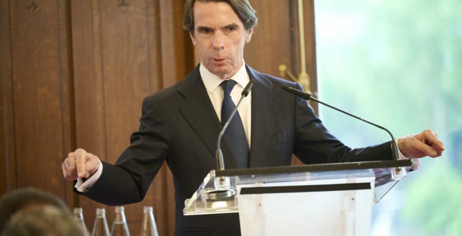 aznar advierte de que una continuidad de la actual coalicion de gobierno supondra el final del sistema constitucional