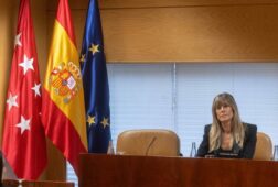 el juez retrasa al 15 de junio la audiencia a begona gomez y avisa de que sera conducida por la fuerza si no comparece