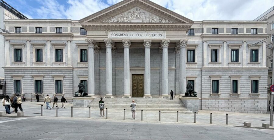 tercer dia del papa en madrid encuentro con sanchez discurso en congreso y acto en bernabeu