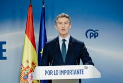feijoo dice que el gobierno esta podrido pero subraya que todo esta saliendo a la luz porque la democracia funciona