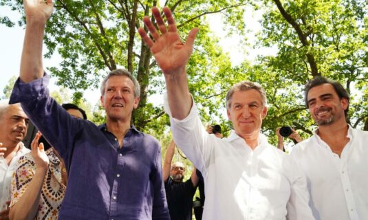 feijoo dice que sanchez es capaz de cualquier cosa como hacer una caceria contra policias jueces y fiscales