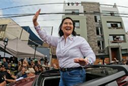 fujimori se aleja de sanchez y su ventaja supera los 18 000 votos al 9859 del escrutinio en peru