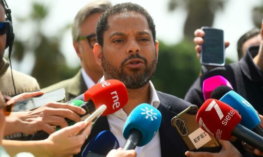 vox apela a la discrecion y prudencia en las negociaciones con el pp y no aclara si pedira estar en la junta