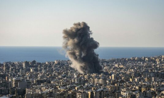 iran amenaza con romper negociaciones con eeuu tras el ataque israeli contra beirut