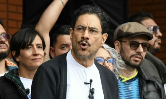 colombia cepeda reconoce la derrota y acepta el resultado del escrutinio